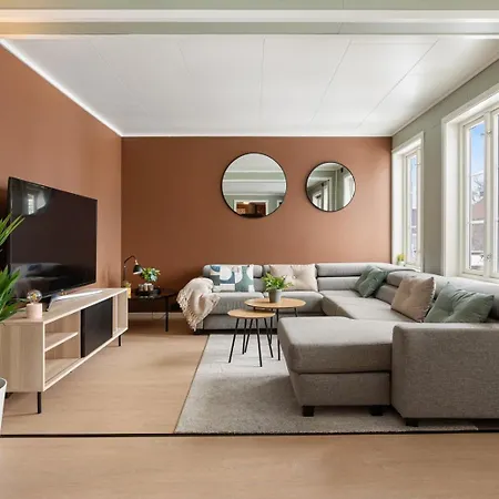 And Newly Renovated For Rent Lägenhet