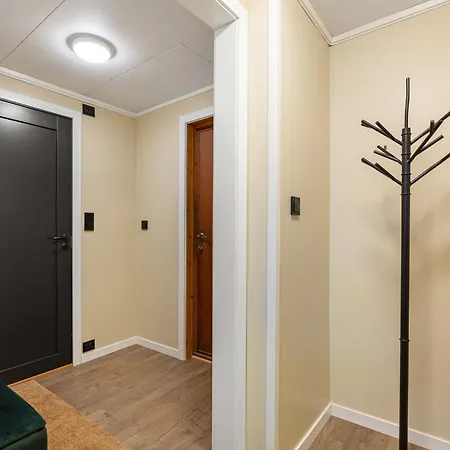 And Newly Renovated For Rent Lägenhet *