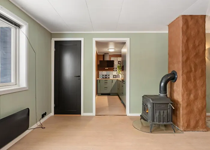 And Newly Renovated For Rent Διαμέρισμα *